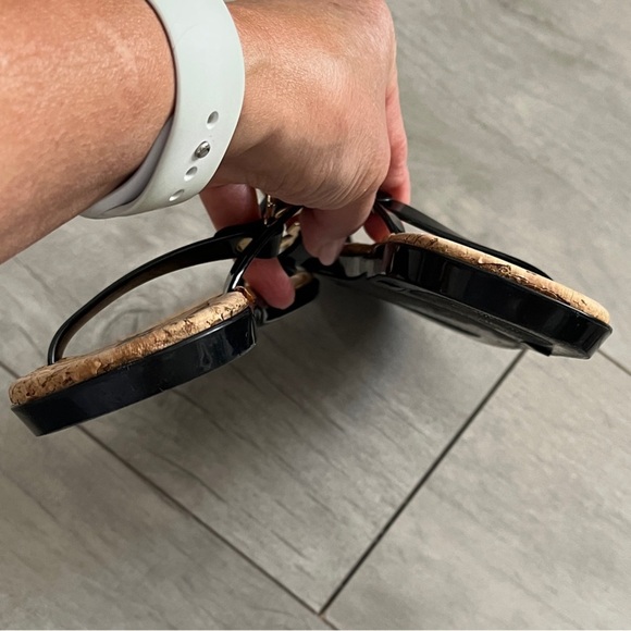 MICHAEL Michael Kors Black Patent Leather Gold Logo Thong Sandals, Szie 8 - Picture 6 of 6